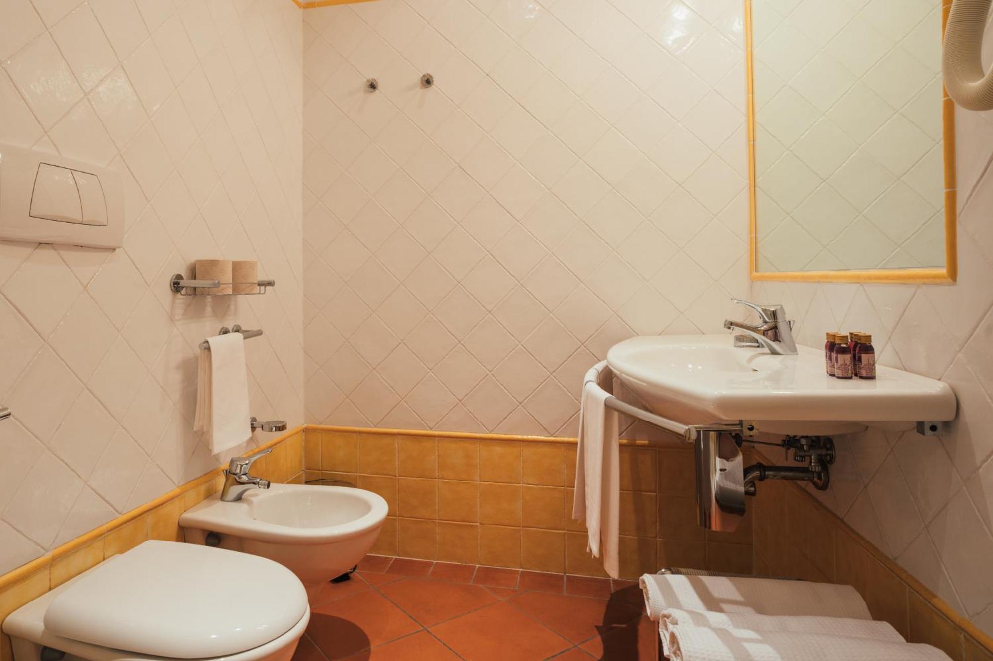 Albergo Cane Доцца Екстер'єр фото