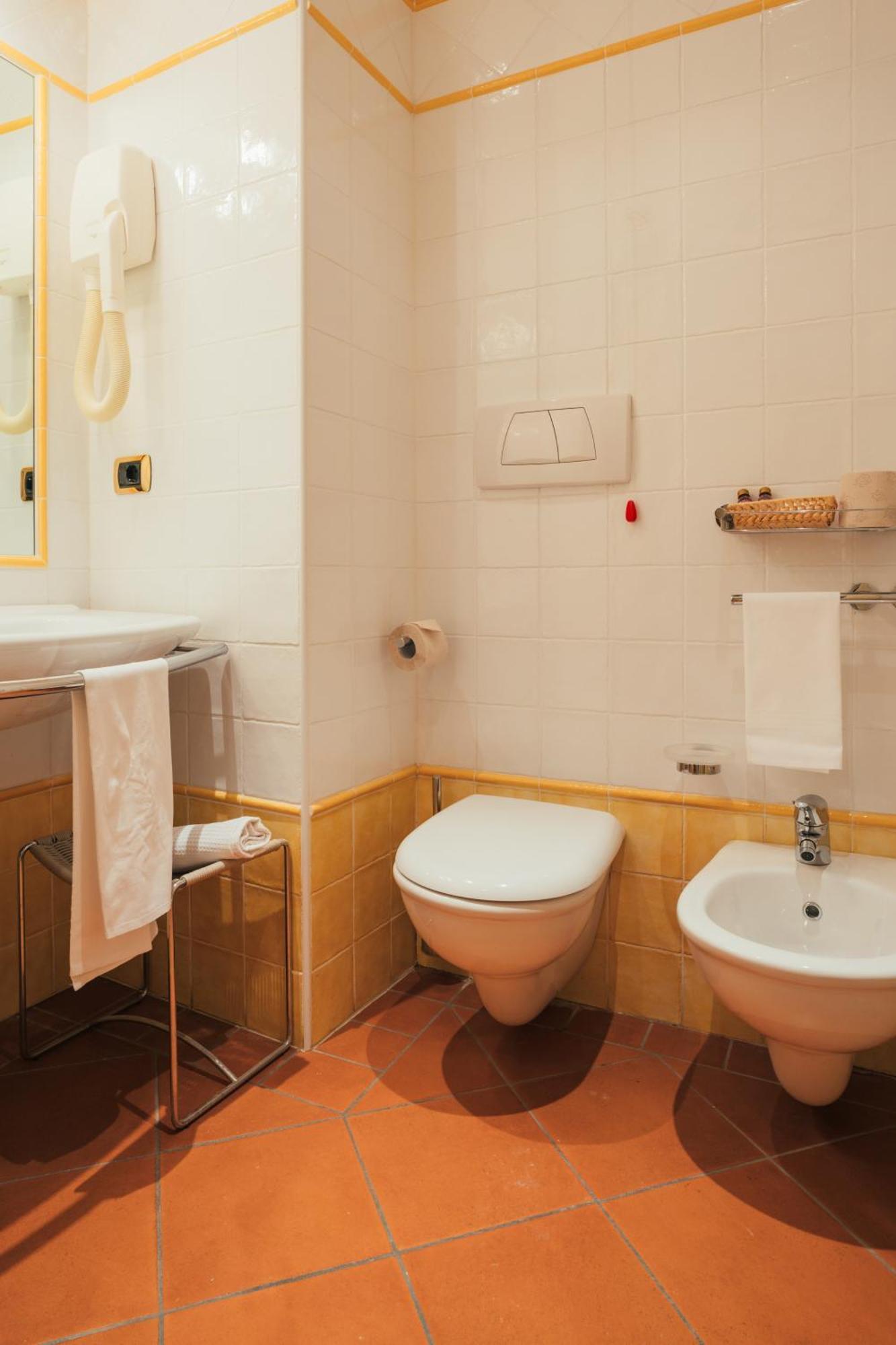 Albergo Cane Доцца Екстер'єр фото