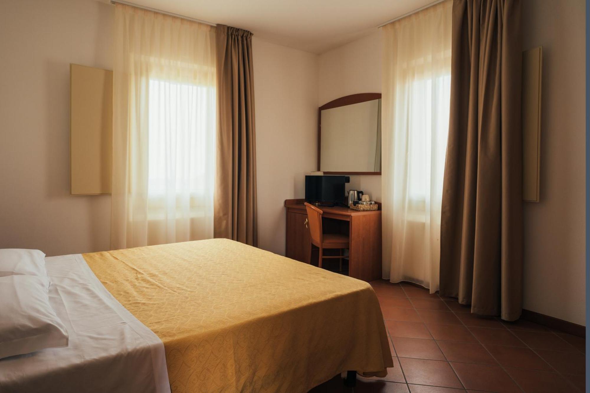 Albergo Cane Доцца Екстер'єр фото