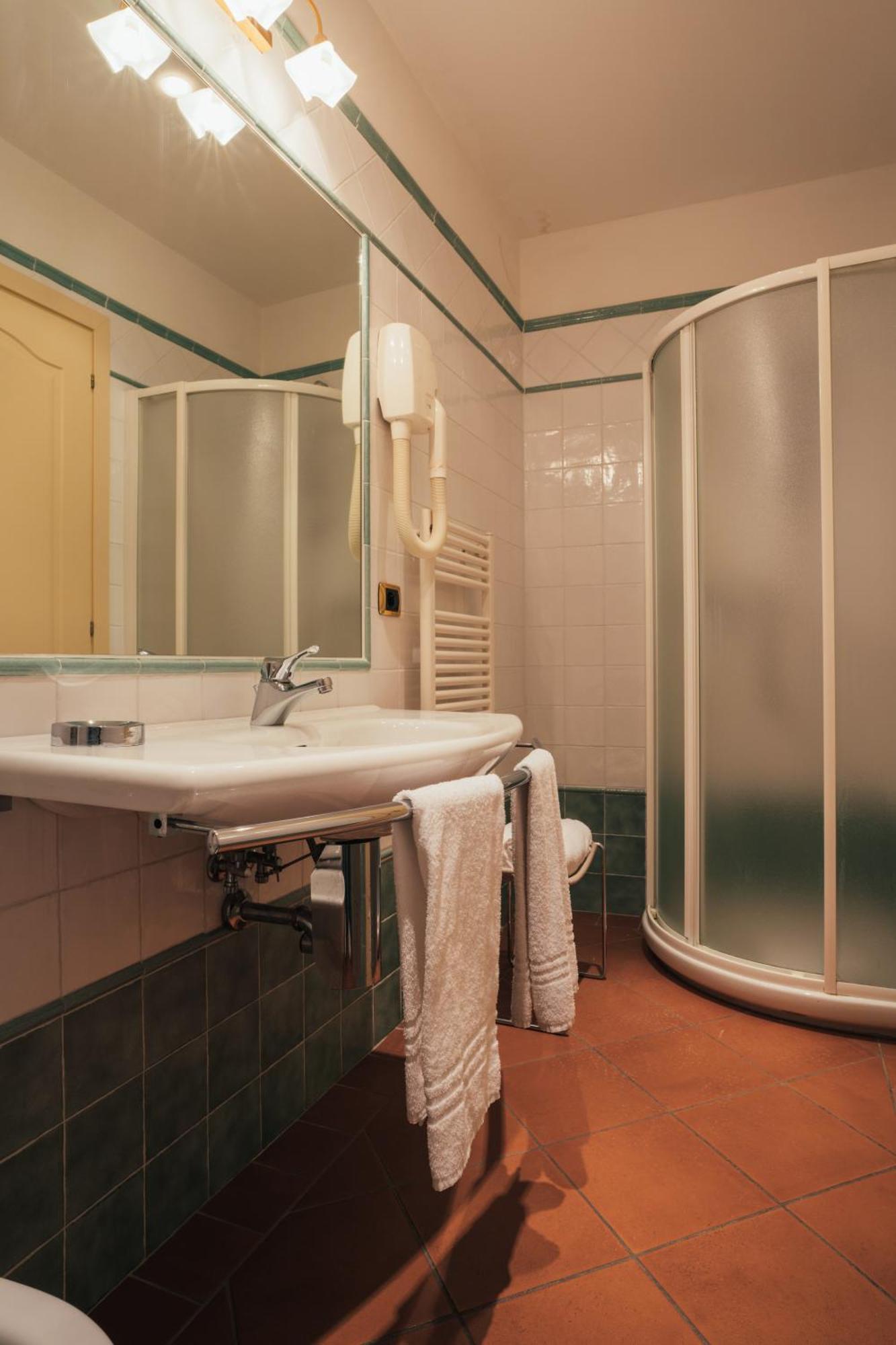 Albergo Cane Доцца Екстер'єр фото