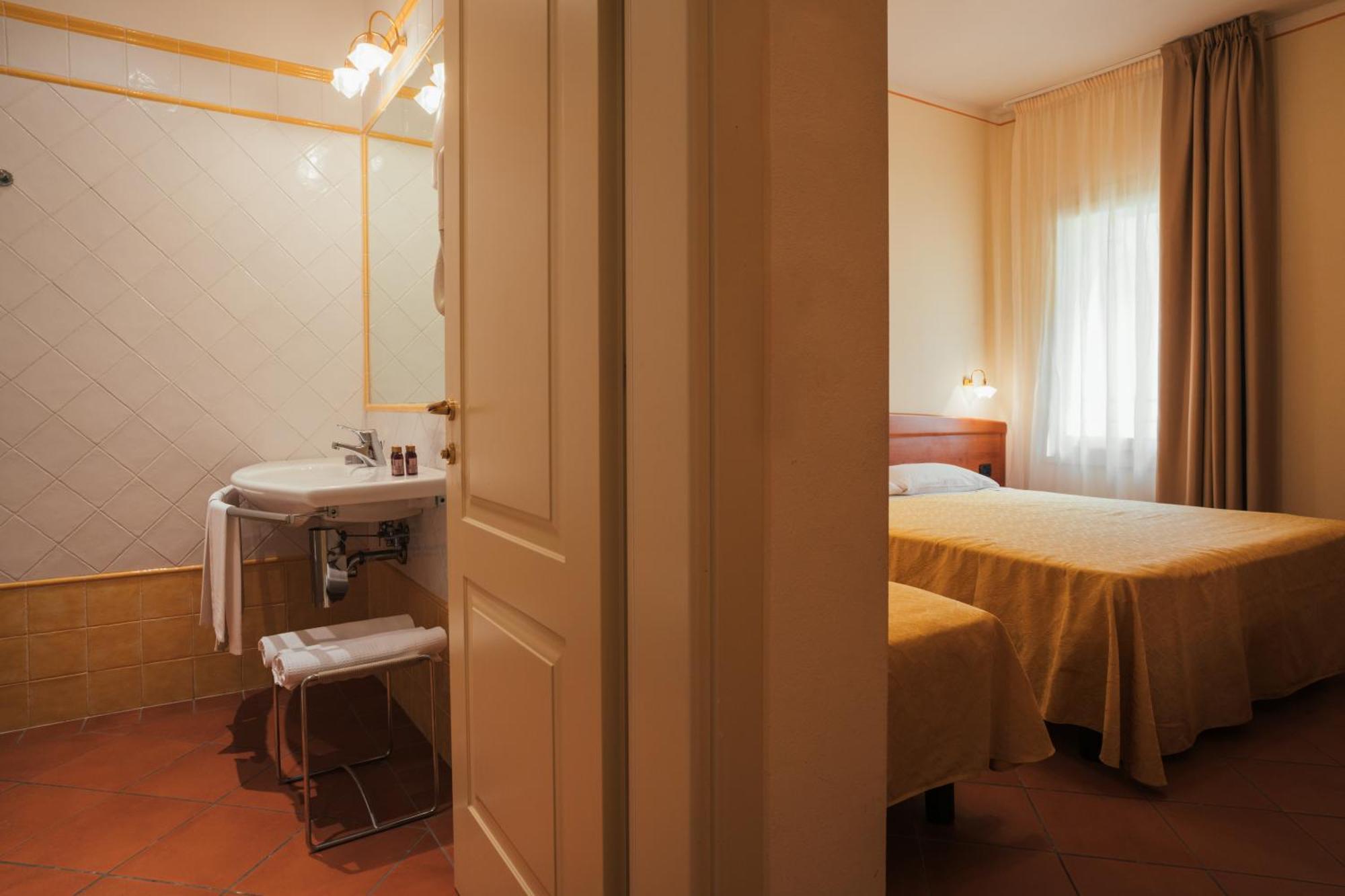 Albergo Cane Доцца Екстер'єр фото
