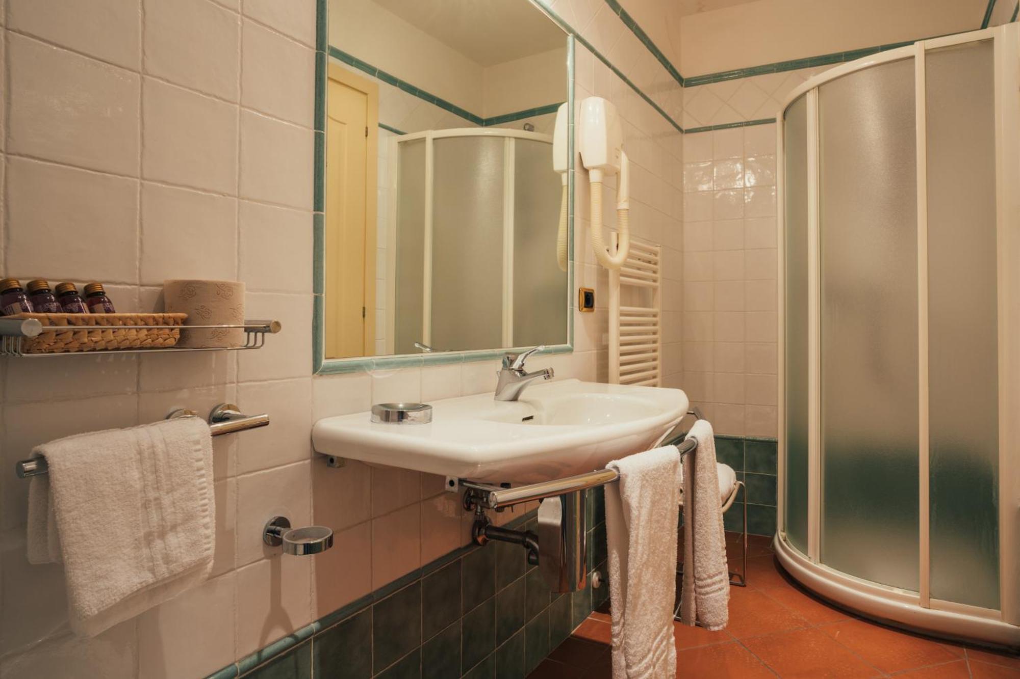 Albergo Cane Доцца Екстер'єр фото