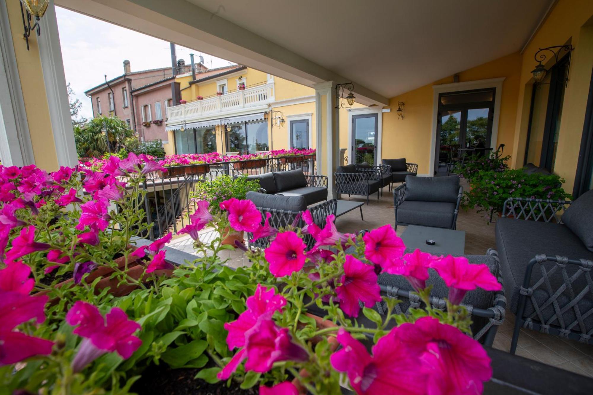 Albergo Cane Доцца Екстер'єр фото